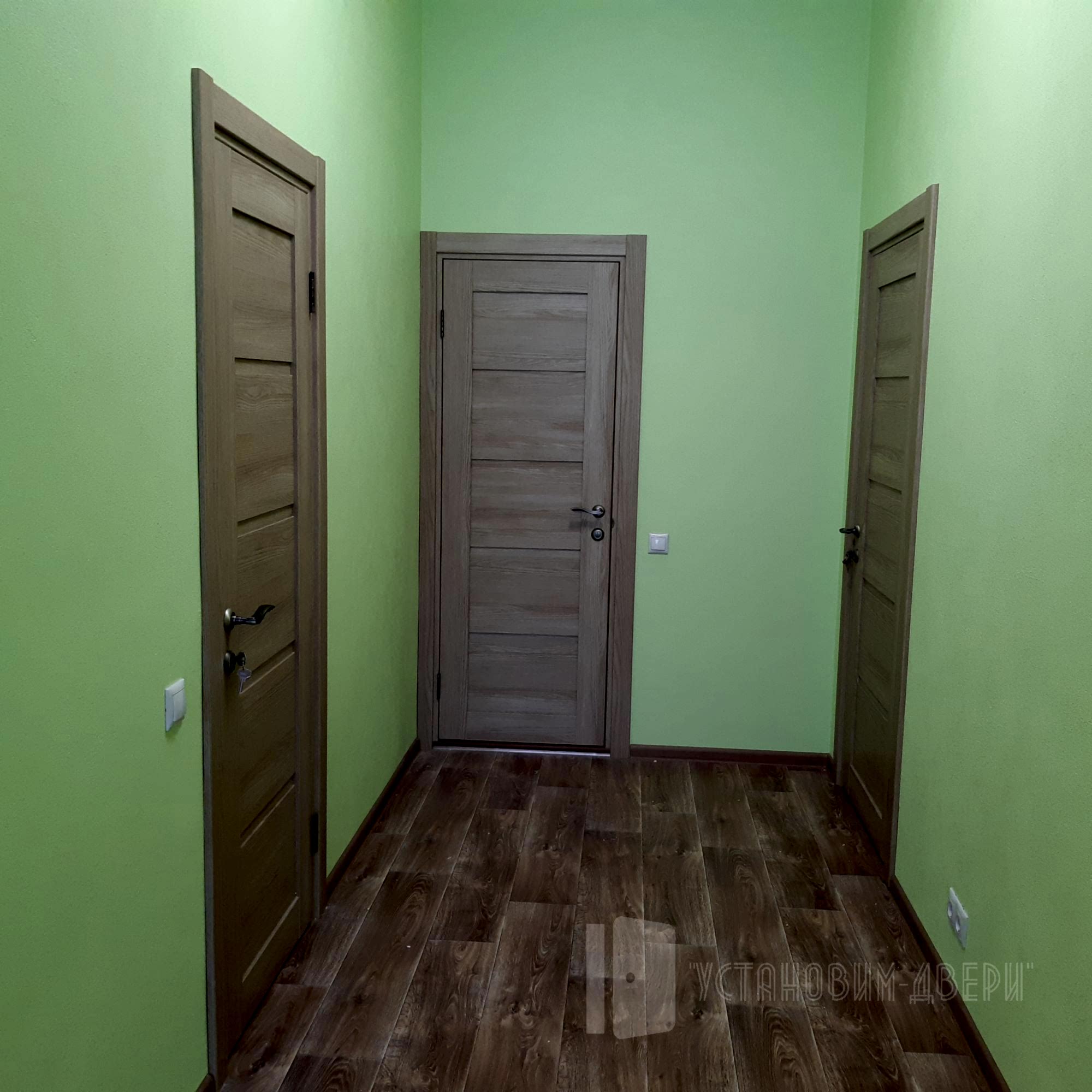 дверь в школе